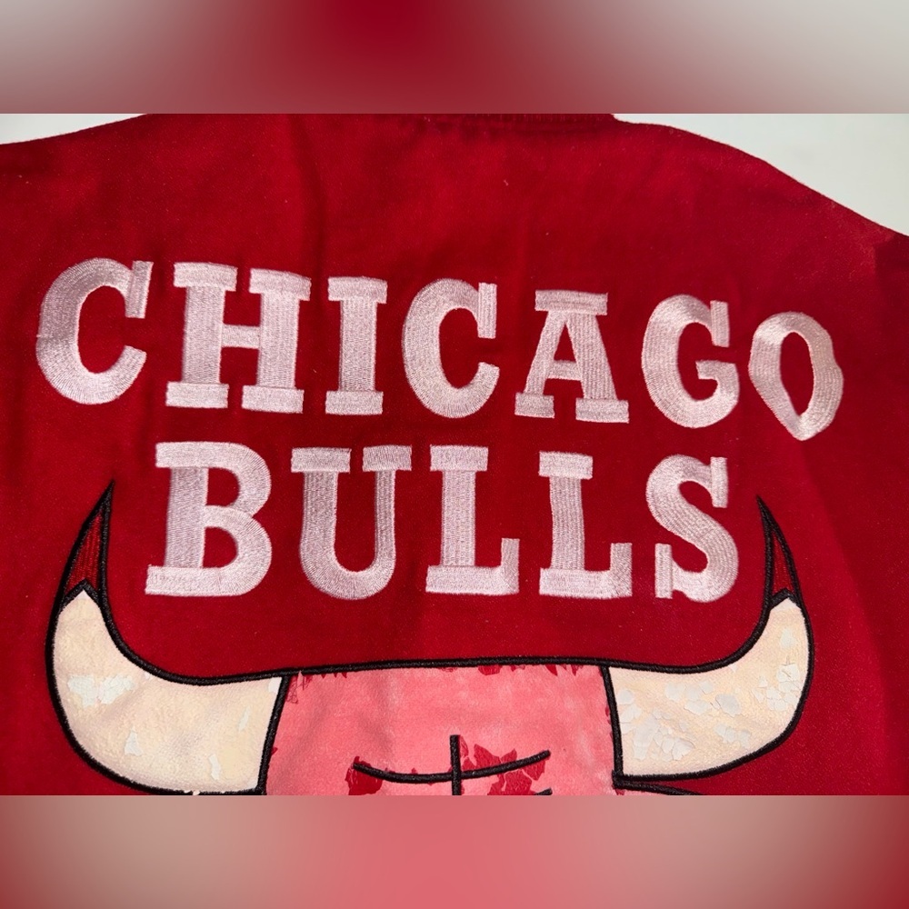 Reversible Chicago Bulls Jacket - Picture 10 of 16